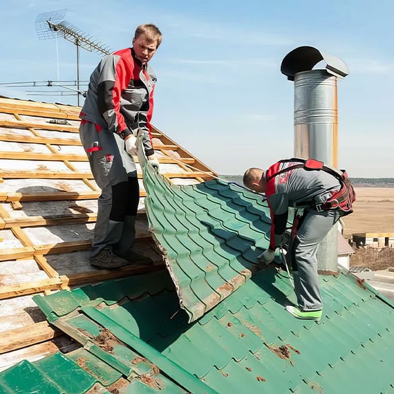 Демонтаж кровли и крыши в Киришах и Ленинградской области